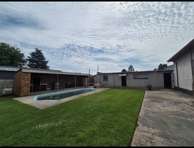 6 BEDROOM HOUSE FOR SALE IN BRAKPAN CENTRAL